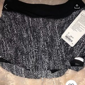 Lululemon 4 skirt
